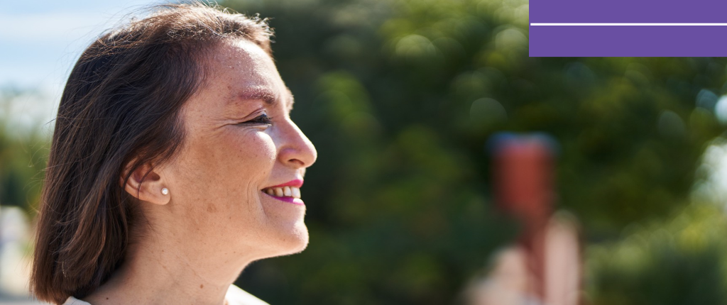 Side head shot of Heather.